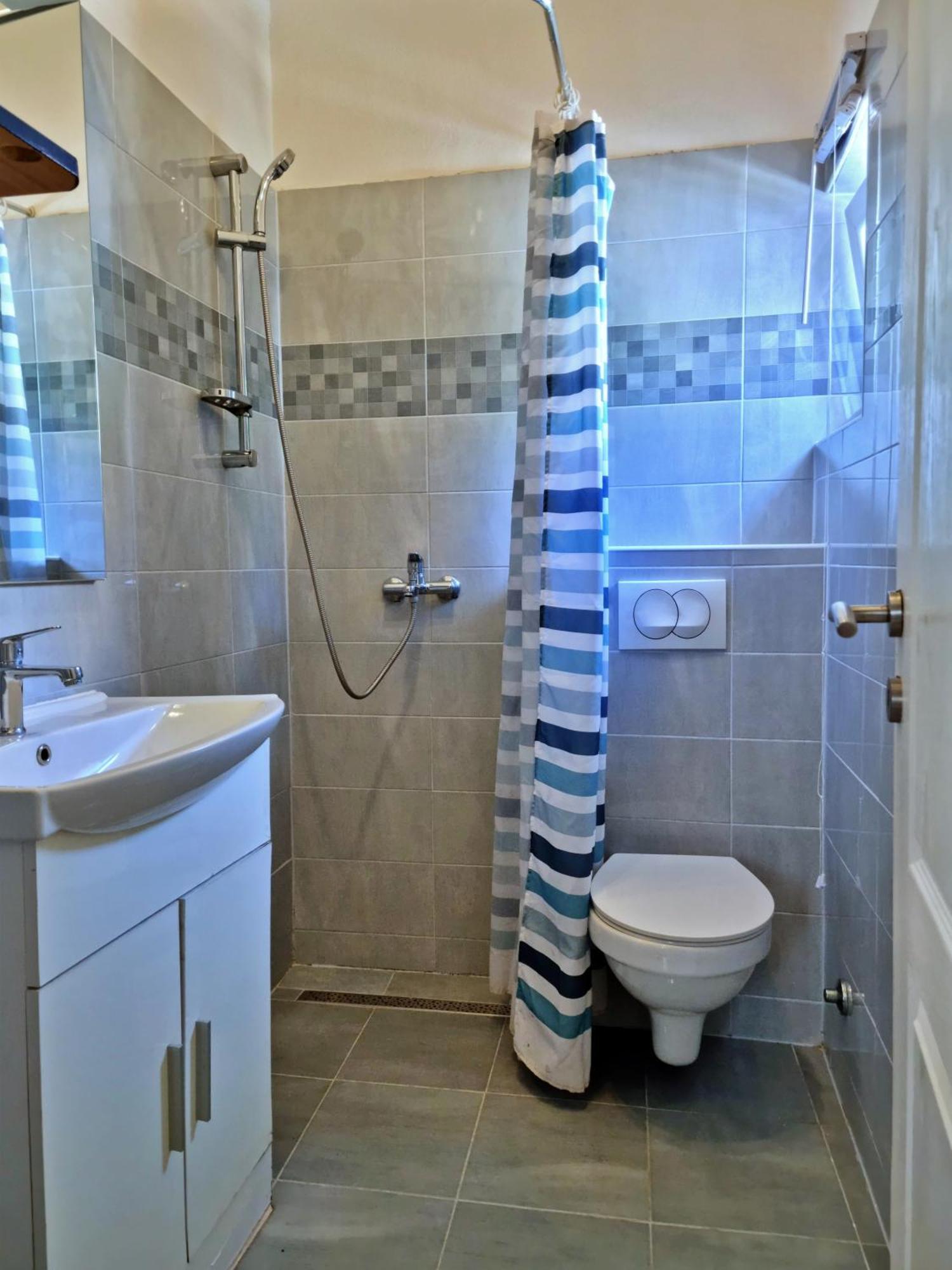 Apartments Punta 2 Omis Bilik gambar